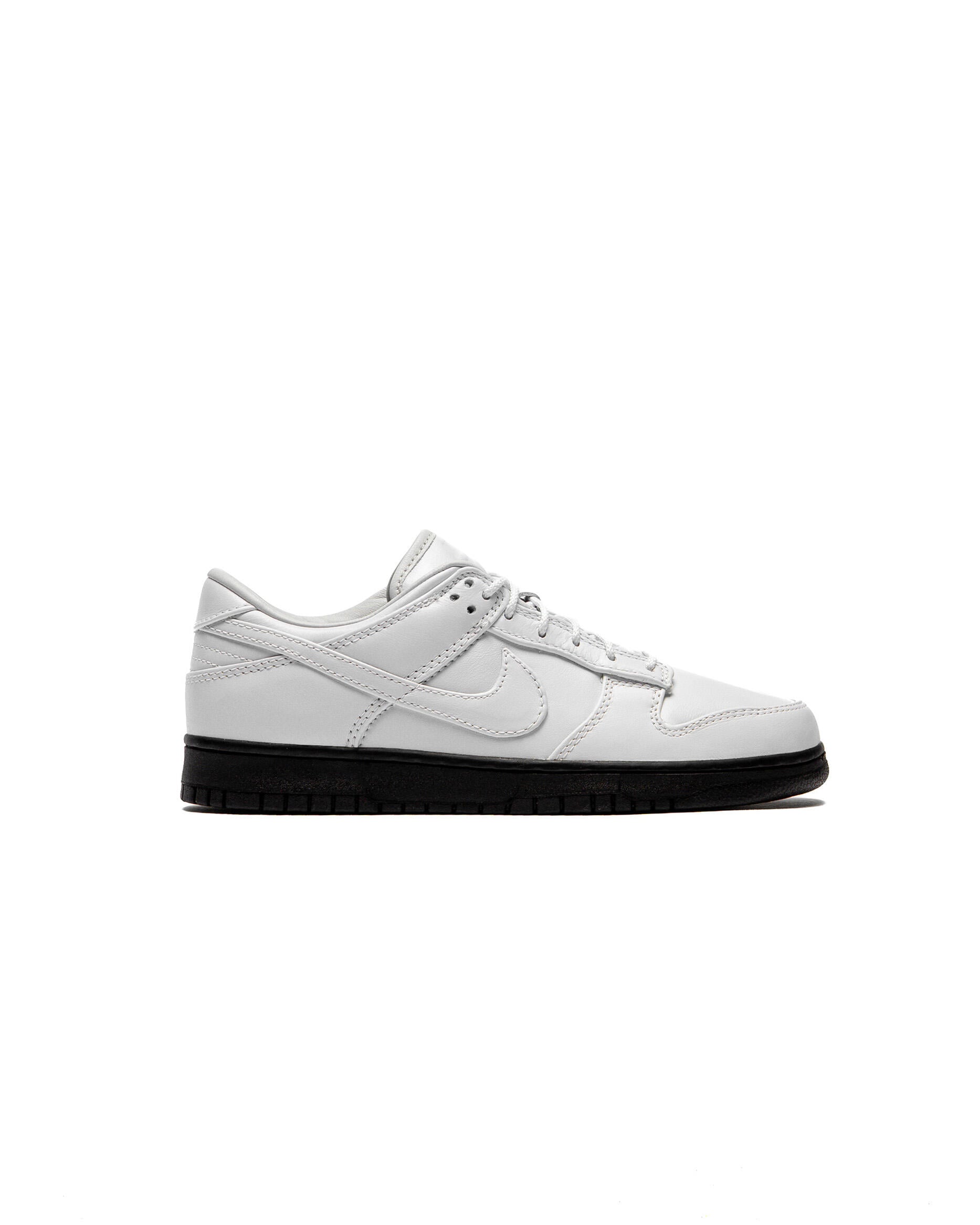 靴シューズ Nike Dunk Low Retro 